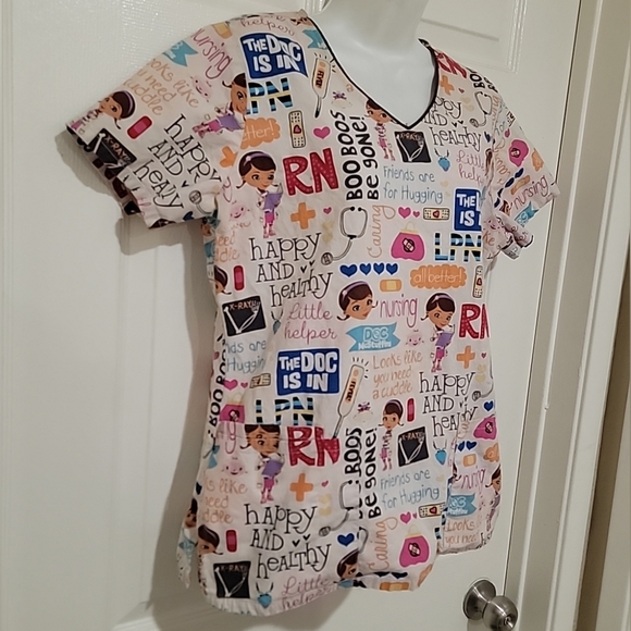 Disney Women’s Scrub Top Doc McStuffins Shirt Nursing Size Medium - Picture 4 of 7
